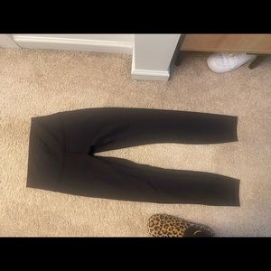Lululemon Wonder Train legging 25” length size 6!